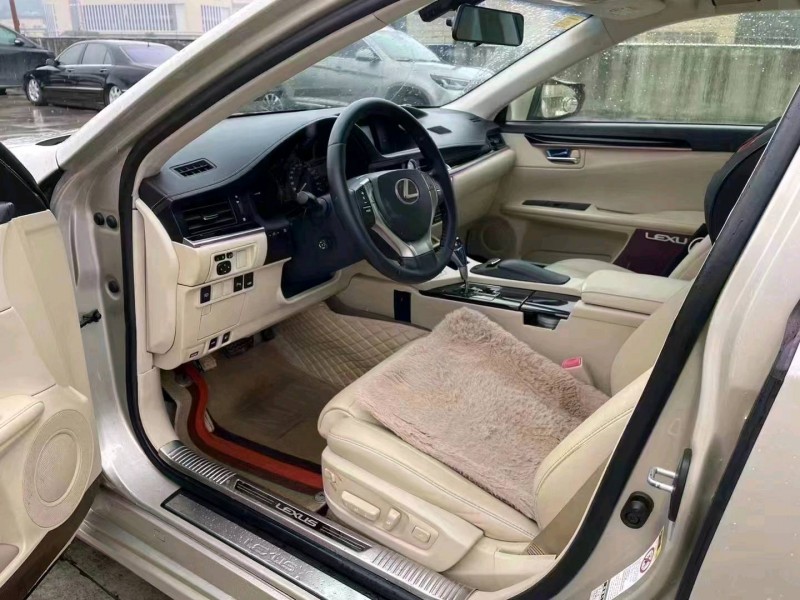 宜昌13年雷克萨斯ES5