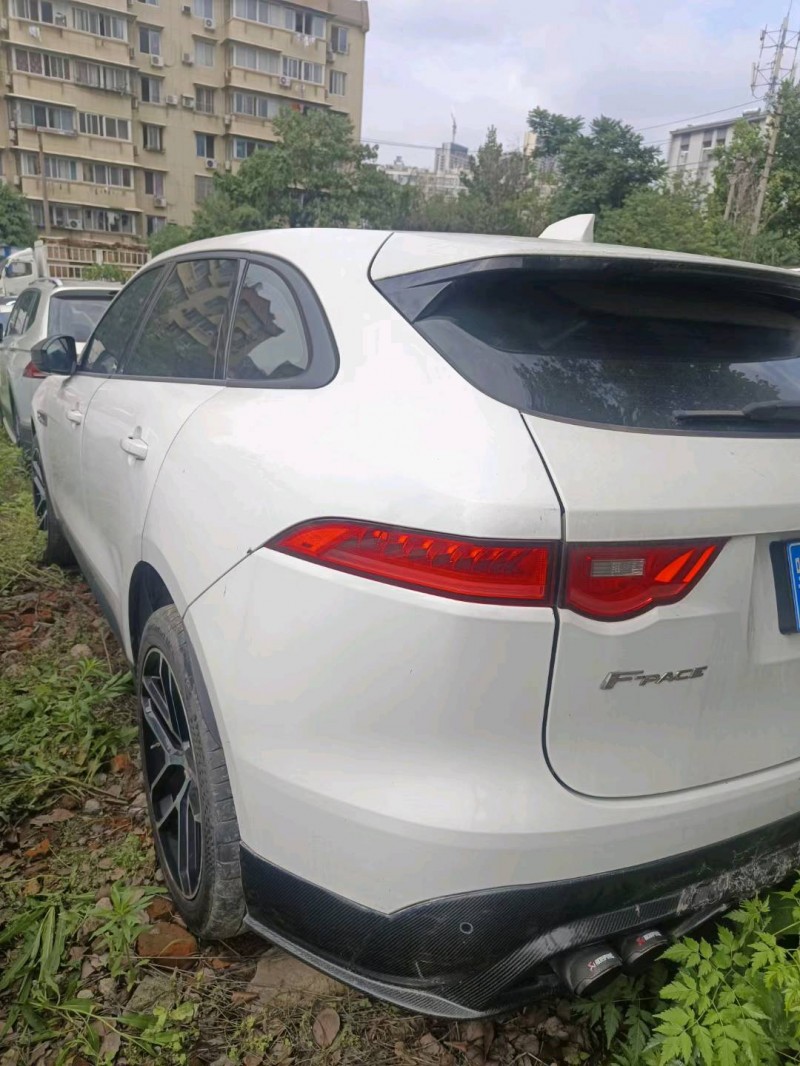 武汉17年捷豹F-PACE9