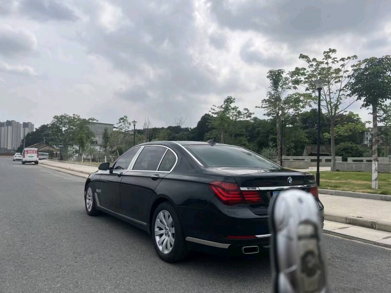 广州14年宝马7系8