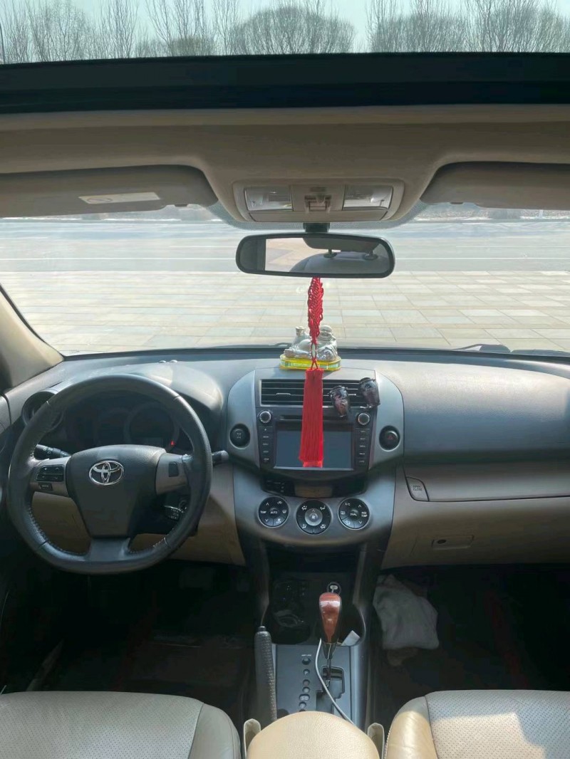 沈阳12年丰田RAV45