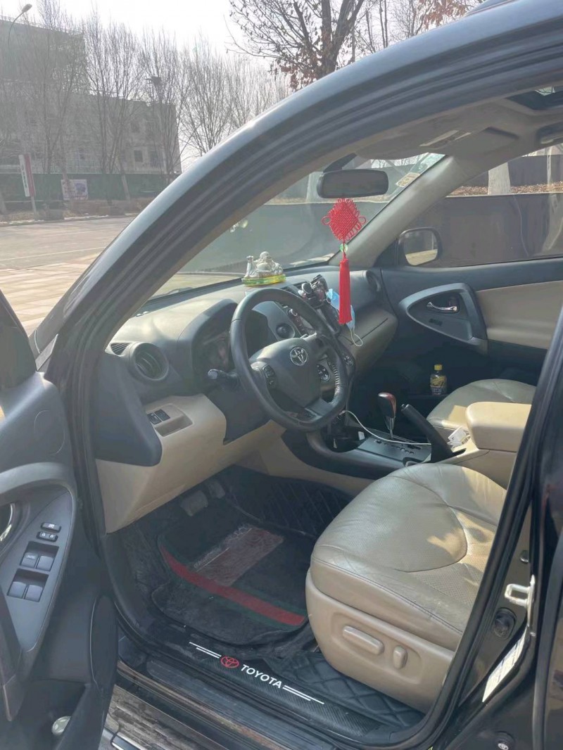 沈阳12年丰田RAV46