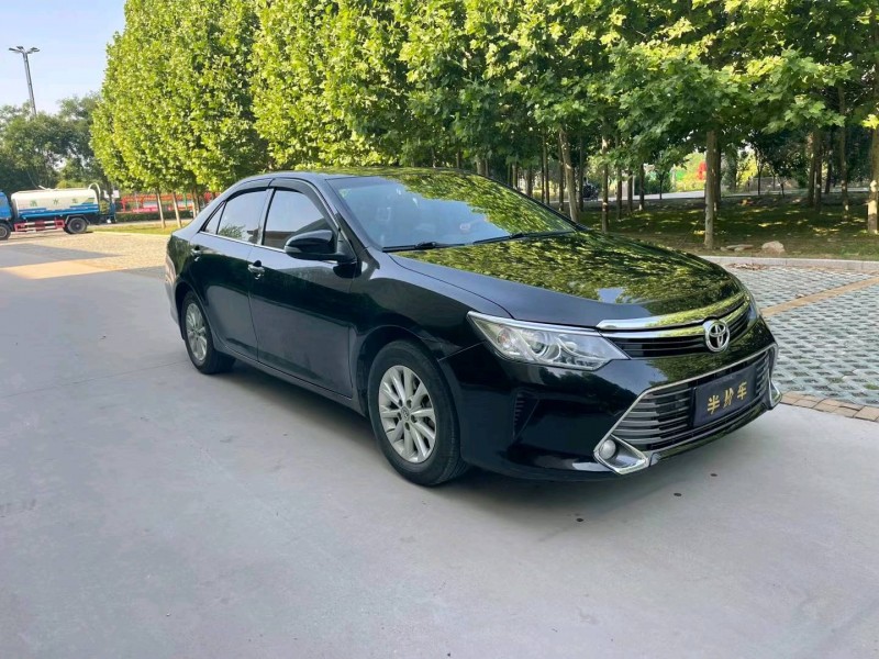 济宁17年丰田凯美瑞3