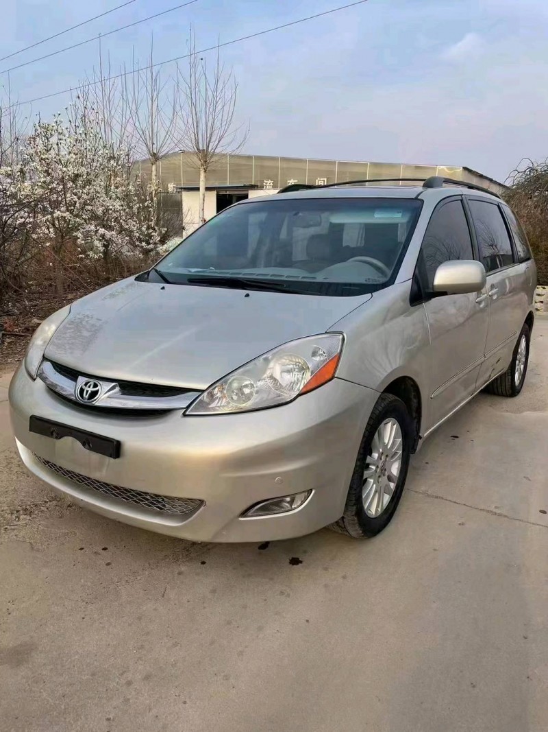 潍坊11年丰田塞纳2