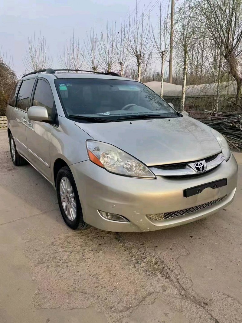 潍坊11年丰田塞纳3