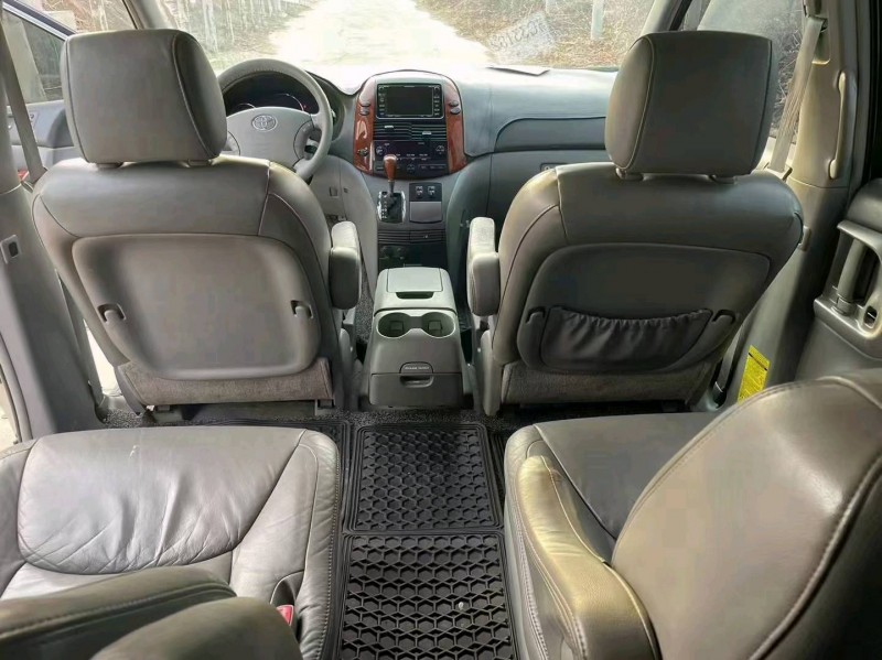 潍坊11年丰田塞纳5