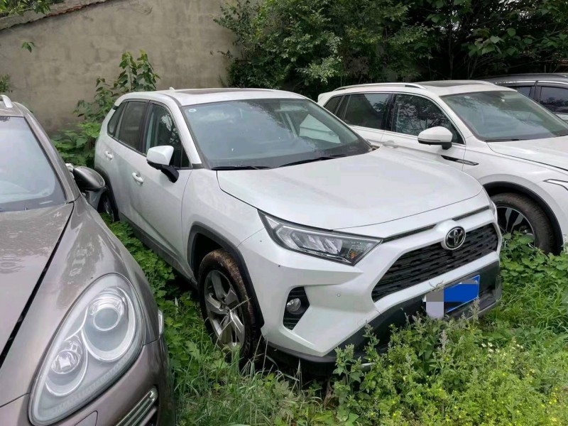 青岛23年丰田RAV4荣放3