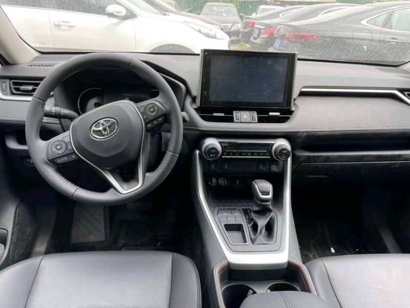 青岛23年丰田RAV4荣放5