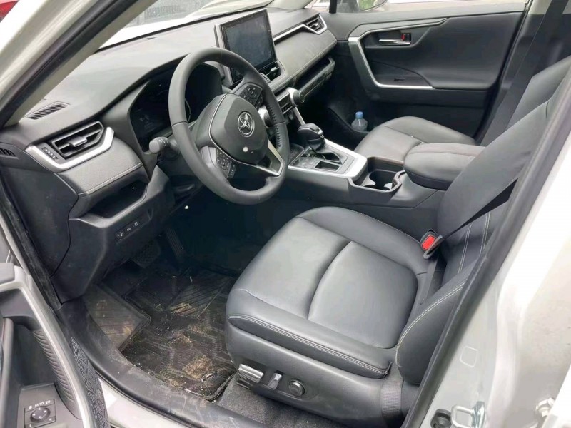 青岛23年丰田RAV4荣放6