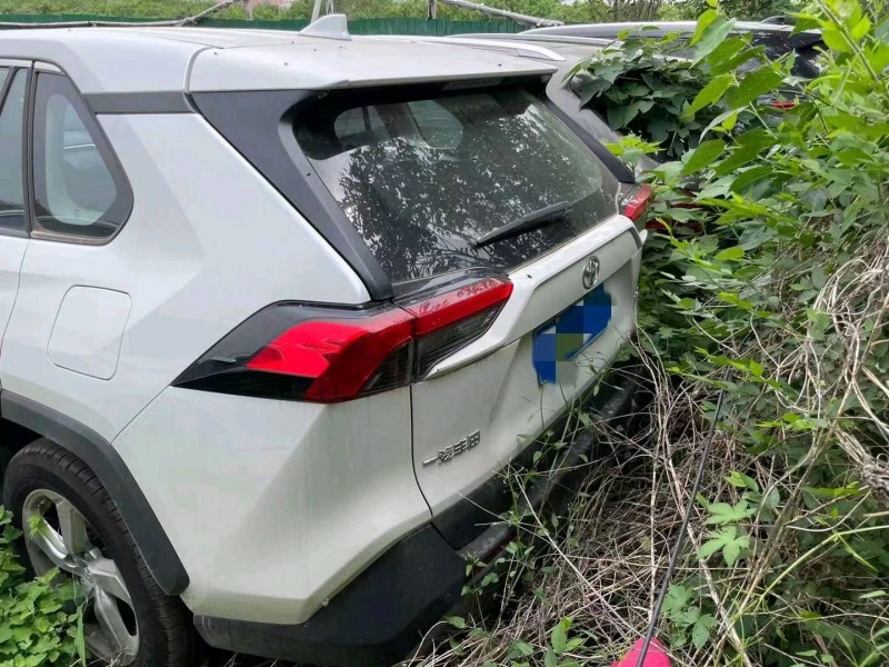青岛23年丰田RAV4荣放8
