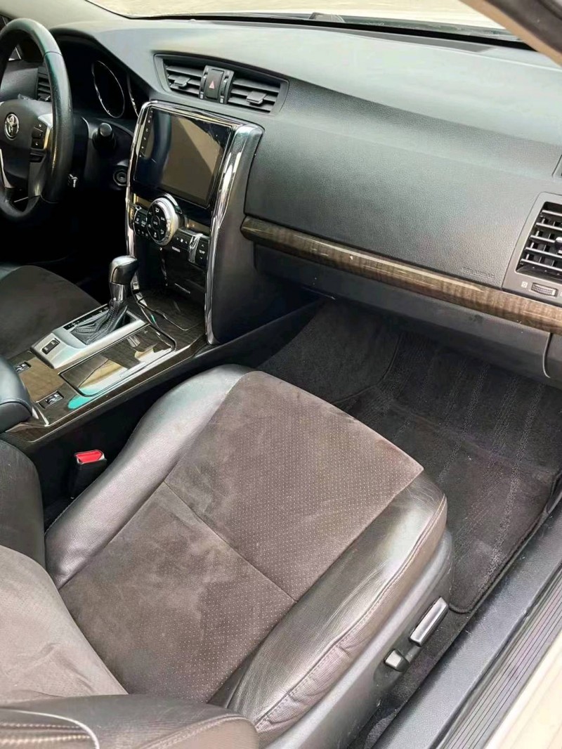 宜昌17年丰田锐志2