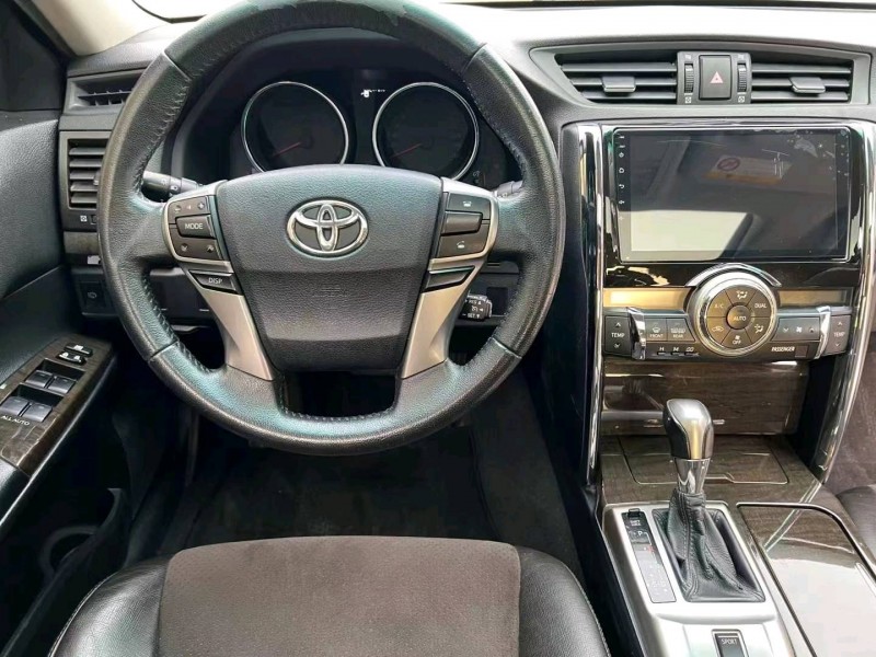 宜昌17年丰田锐志5