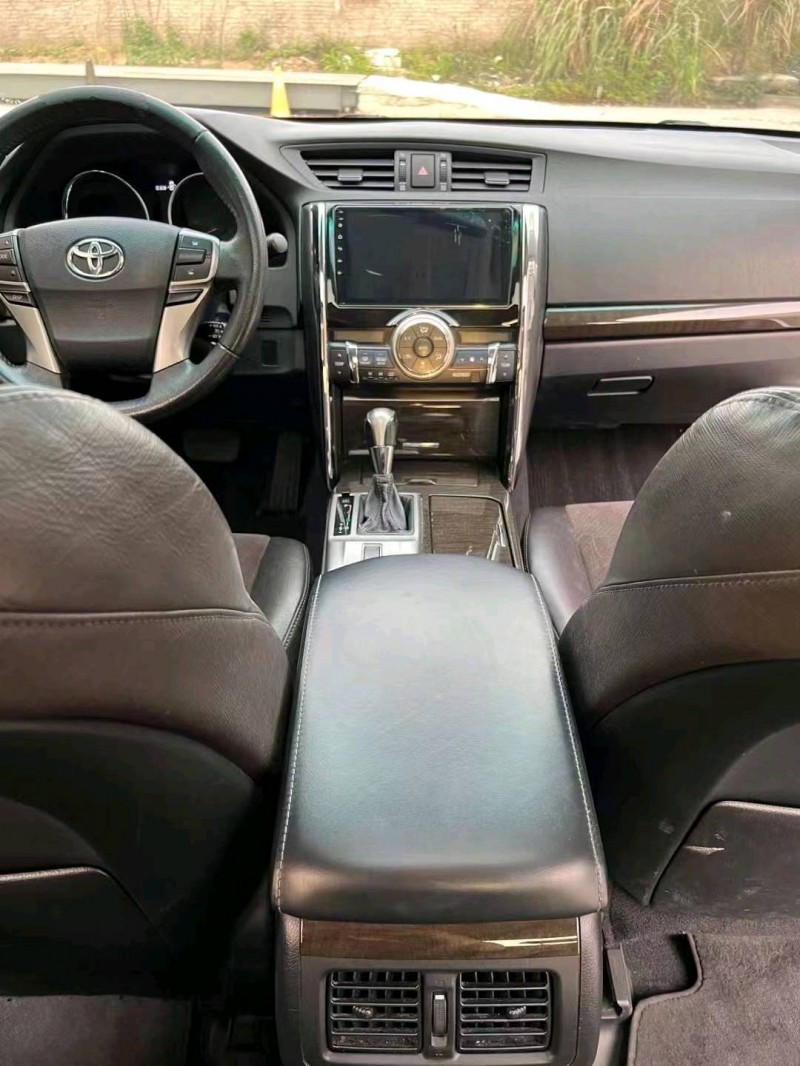 宜昌17年丰田锐志4