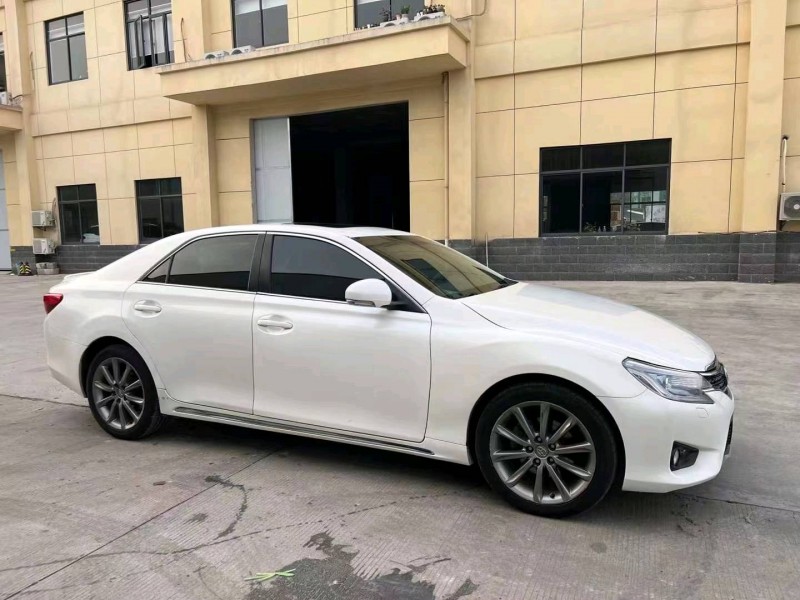 宜昌17年丰田锐志7