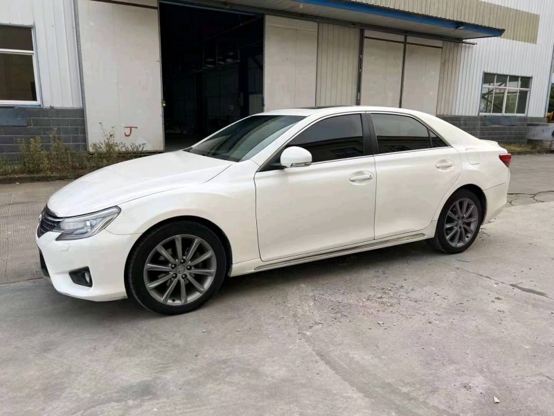 宜昌17年丰田锐志8