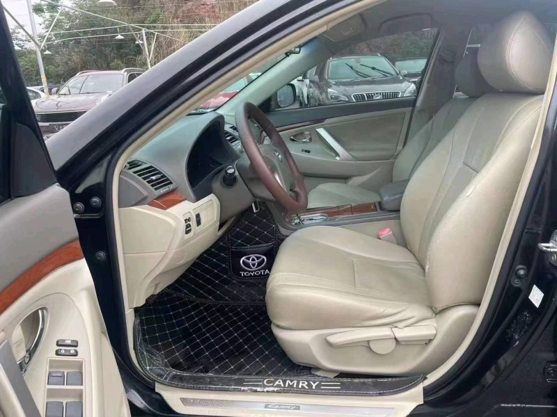 宜昌15年丰田凯美瑞4