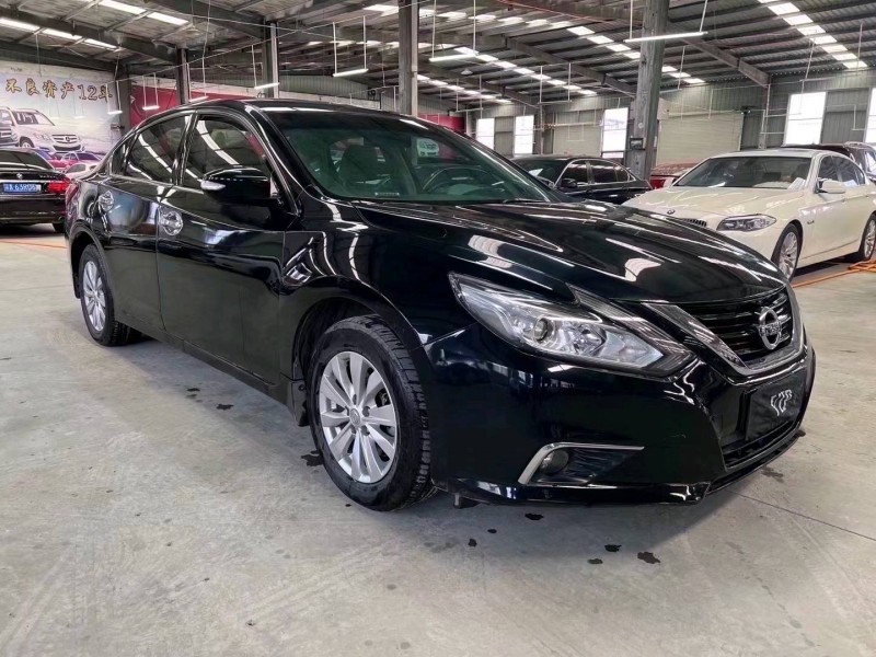 济宁19年日产天籁2