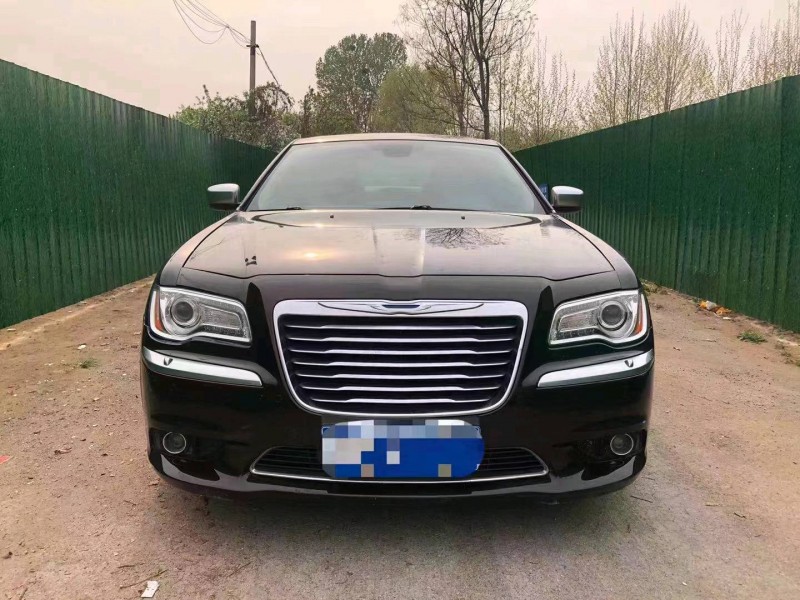 济宁13年克莱斯勒300C1