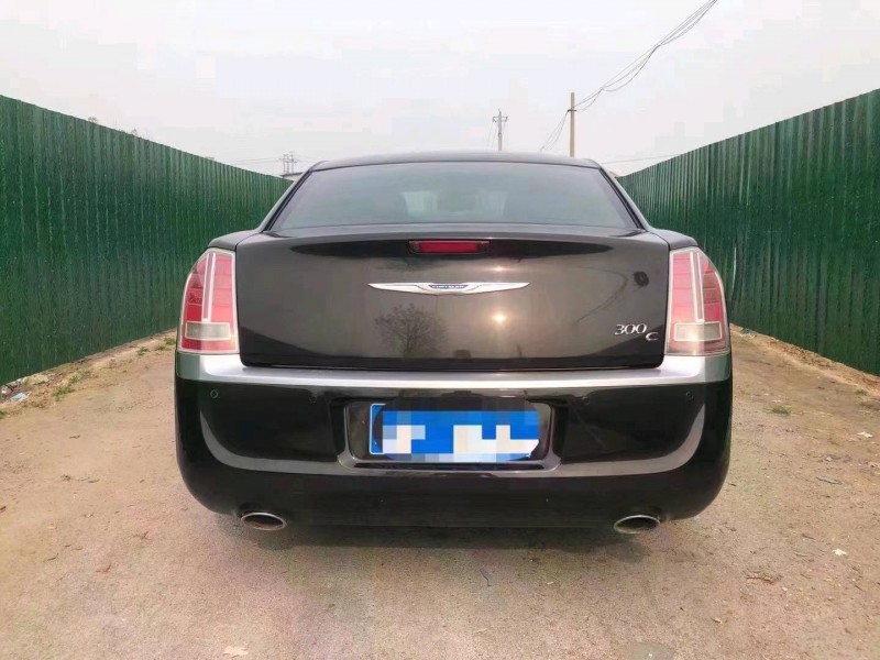 济宁13年克莱斯勒300C9