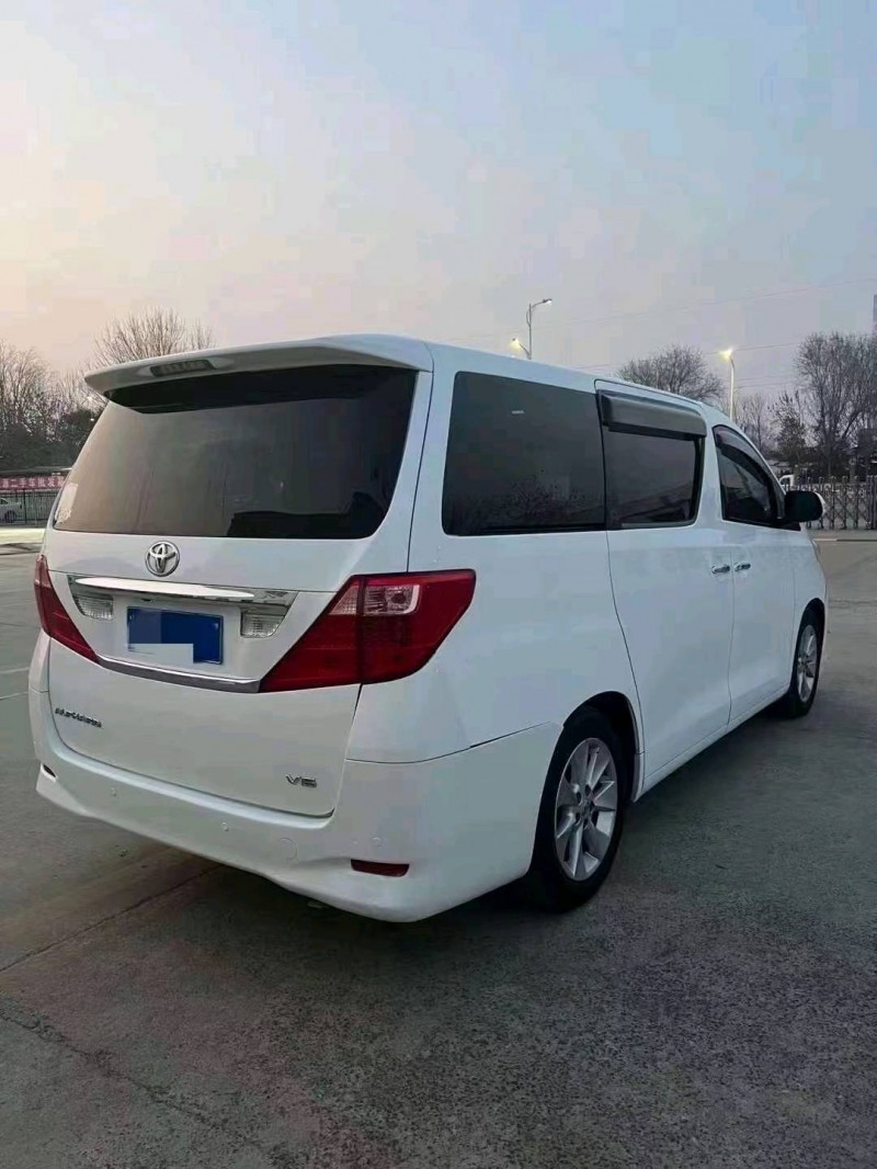 济宁14年丰田埃尔法8