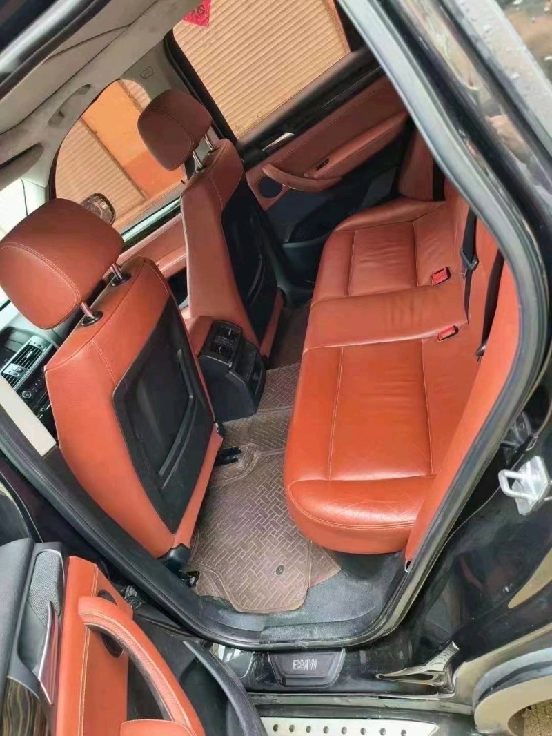 东营13年宝马X38