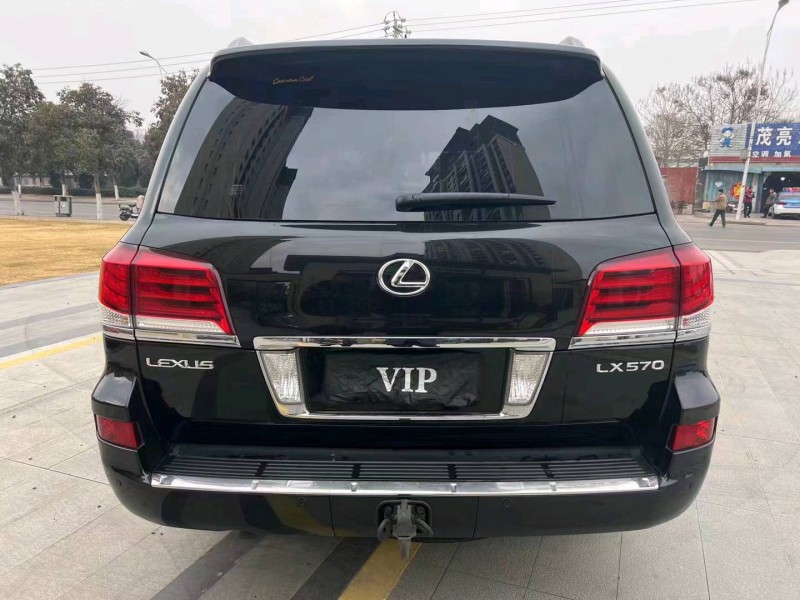 济宁15年雷克萨斯LX7