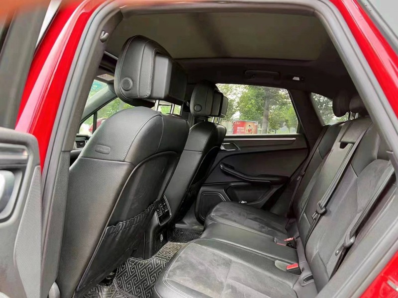 济宁17年保时捷Macan6