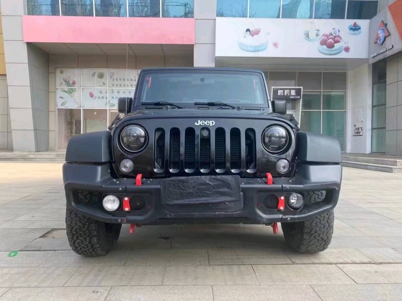 沈阳17年Jeep牧马人1