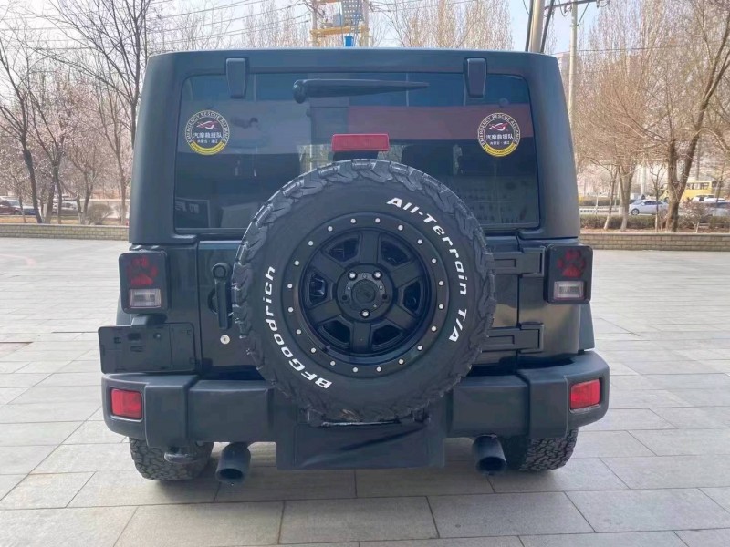 沈阳17年Jeep牧马人6