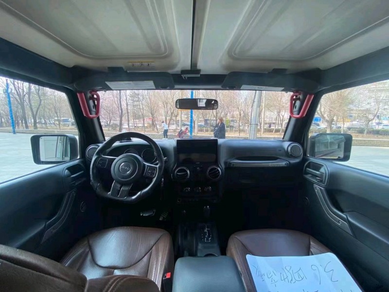 沈阳17年Jeep牧马人7