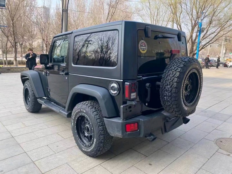 沈阳17年Jeep牧马人9