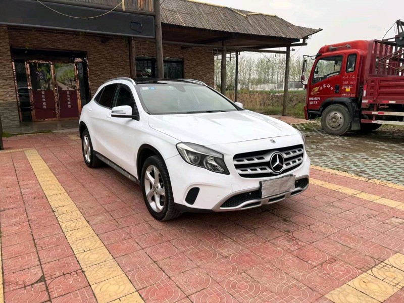 徐州18年奔驰GLA2