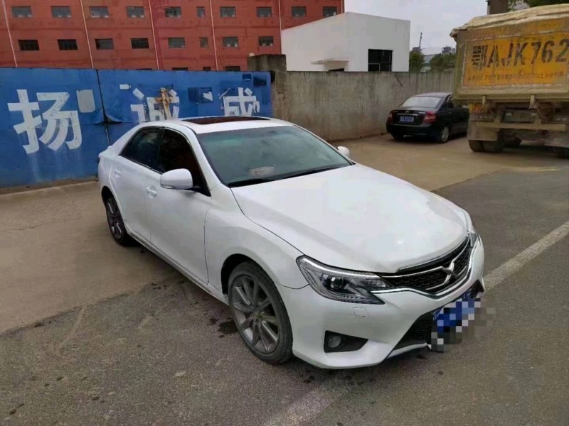 宜昌14年丰田锐志2