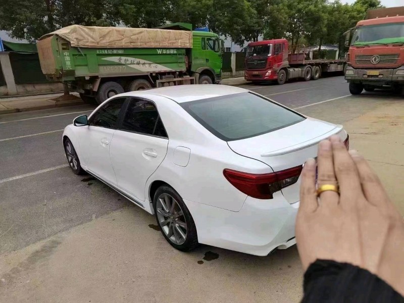 宜昌14年丰田锐志6