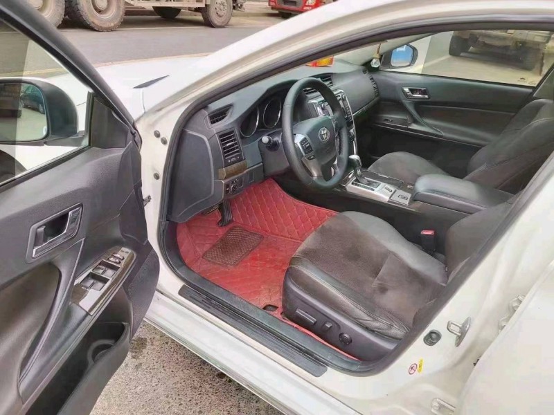 宜昌14年丰田锐志8