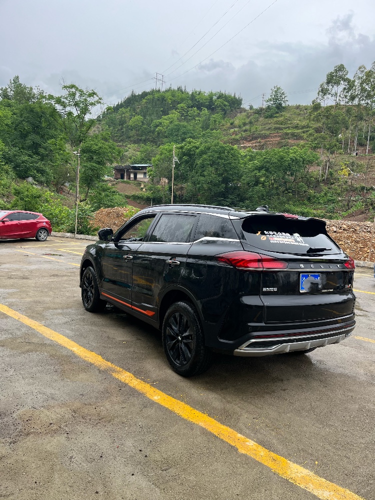 重庆22年吉利博越4