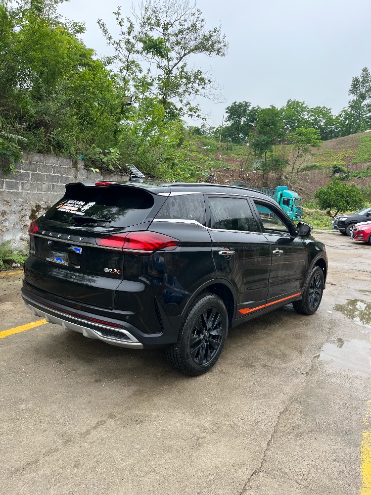 重庆22年吉利博越6