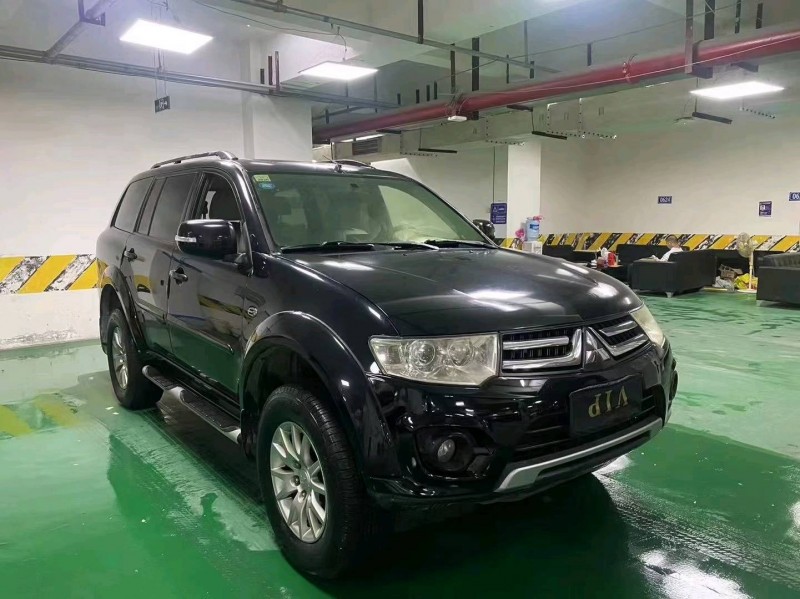 成都14年三菱帕杰罗·劲畅2