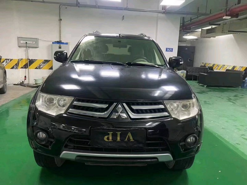 成都14年三菱帕杰罗·劲畅1