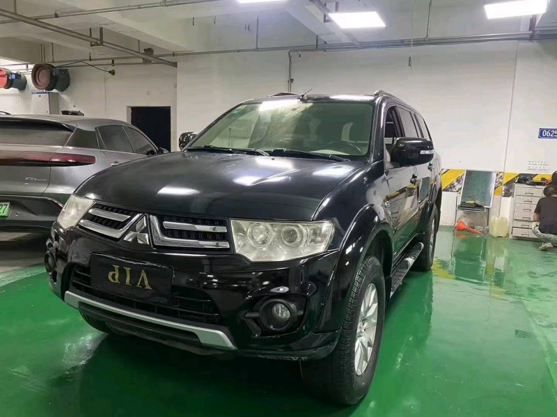 成都14年三菱帕杰罗·劲畅3