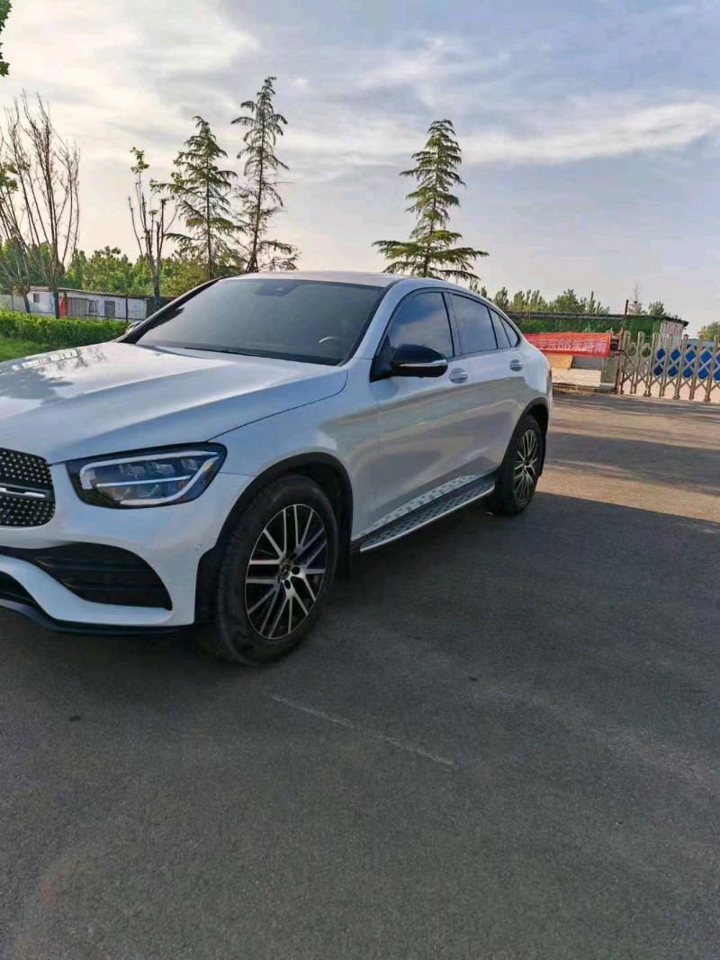 济宁19年奔驰GLC3