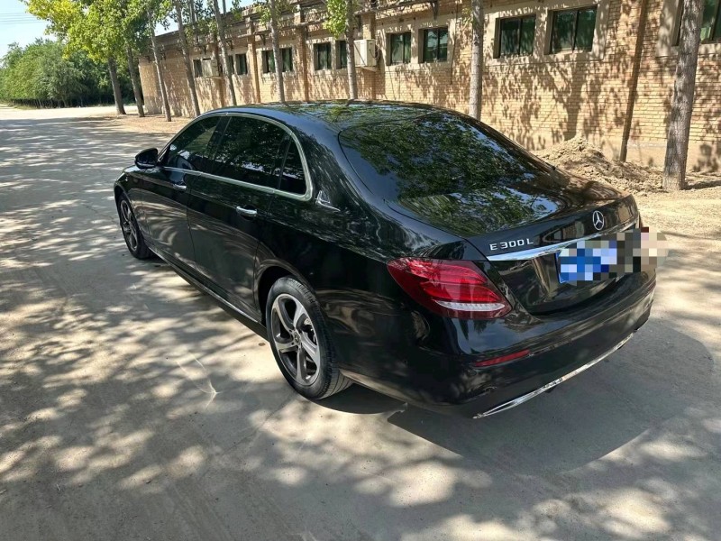 保定19年奔驰E8