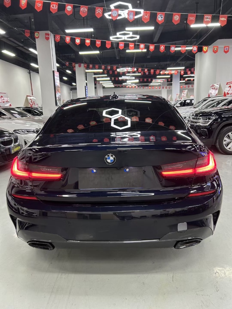 重庆21年宝马3系8