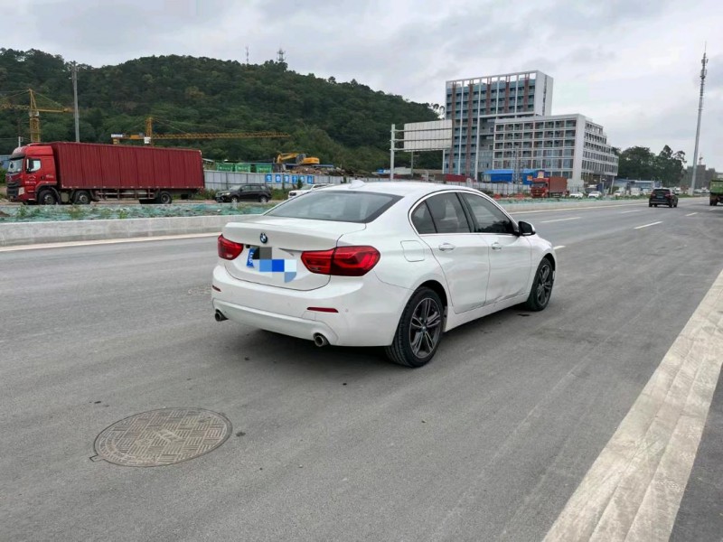 广州21年宝马1系4