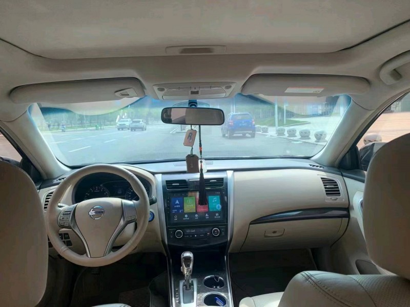 宜昌16年日产天籁8