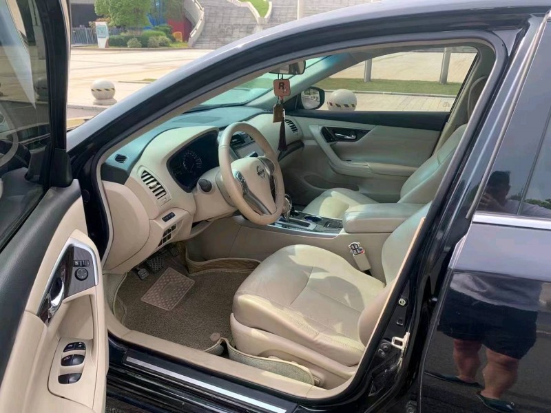 宜昌16年日产天籁7