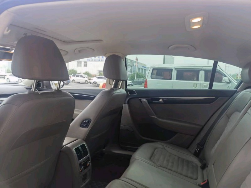 保定13年大众迈腾5