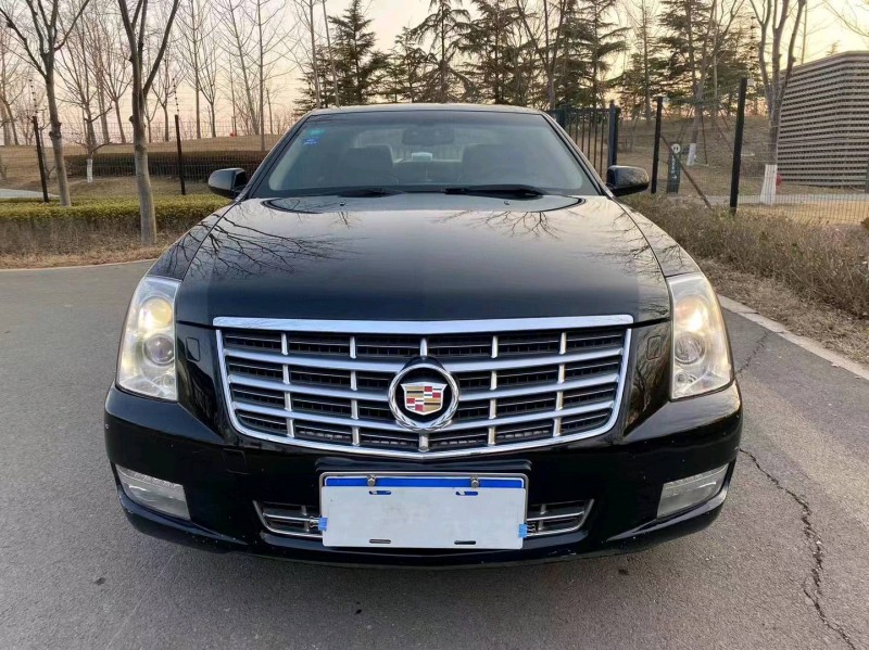 济宁11年凯迪拉克赛威1