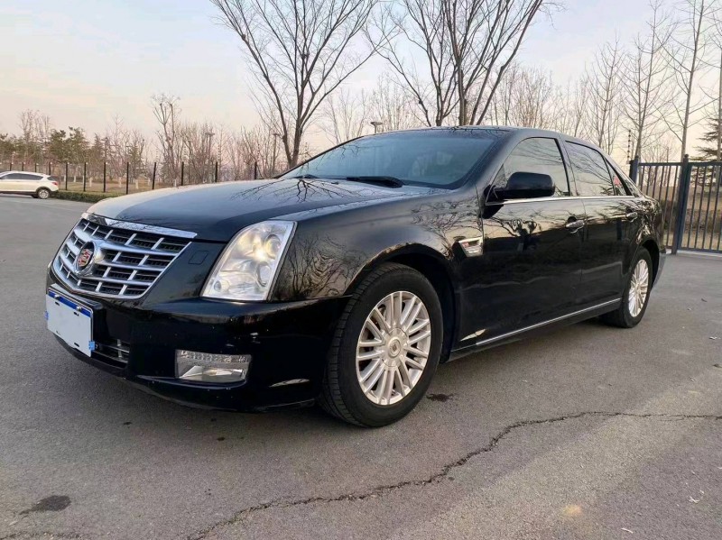 济宁11年凯迪拉克赛威2