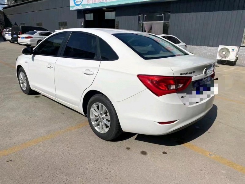 济宁17年别克英朗7