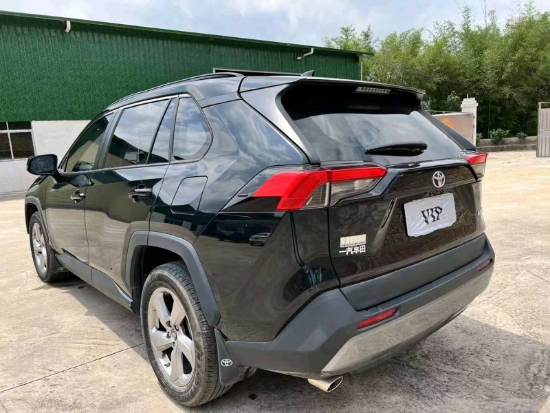 珠海20年丰田RAV47
